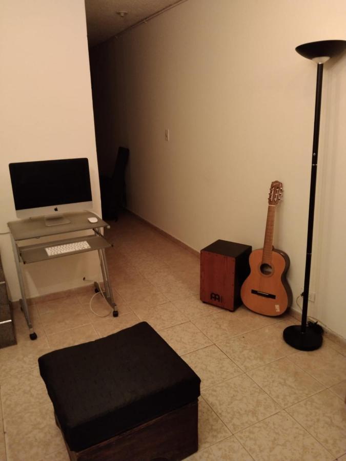 Hospedagem domiciliar Cerca Al Aeropuerto Domina House Bogotá