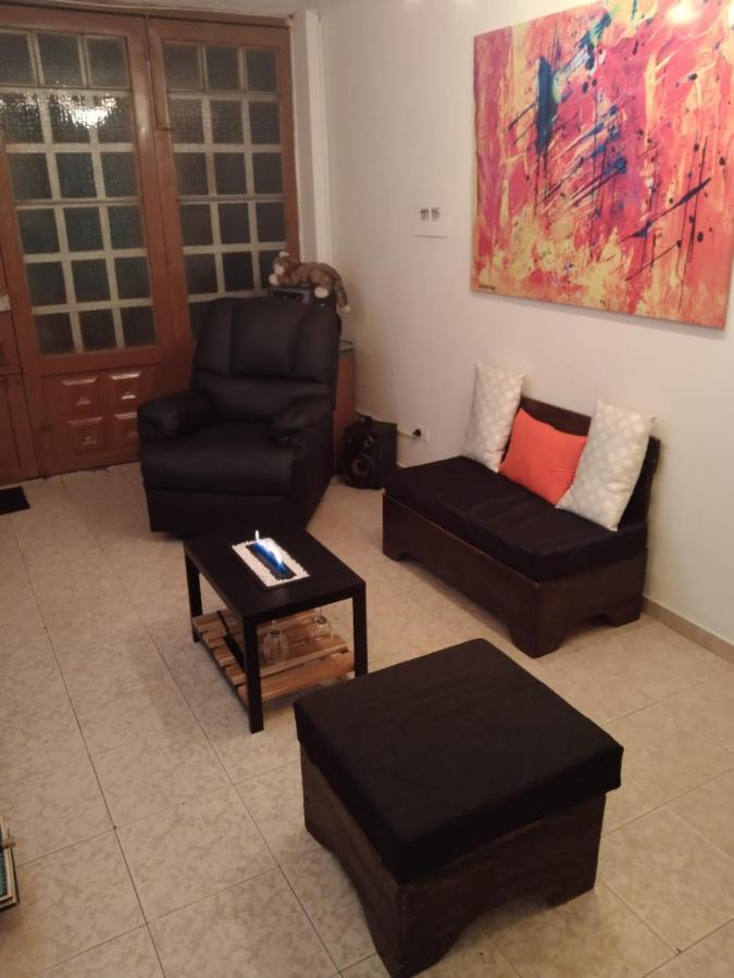 Hospedagem domiciliar Cerca Al Aeropuerto Domina House